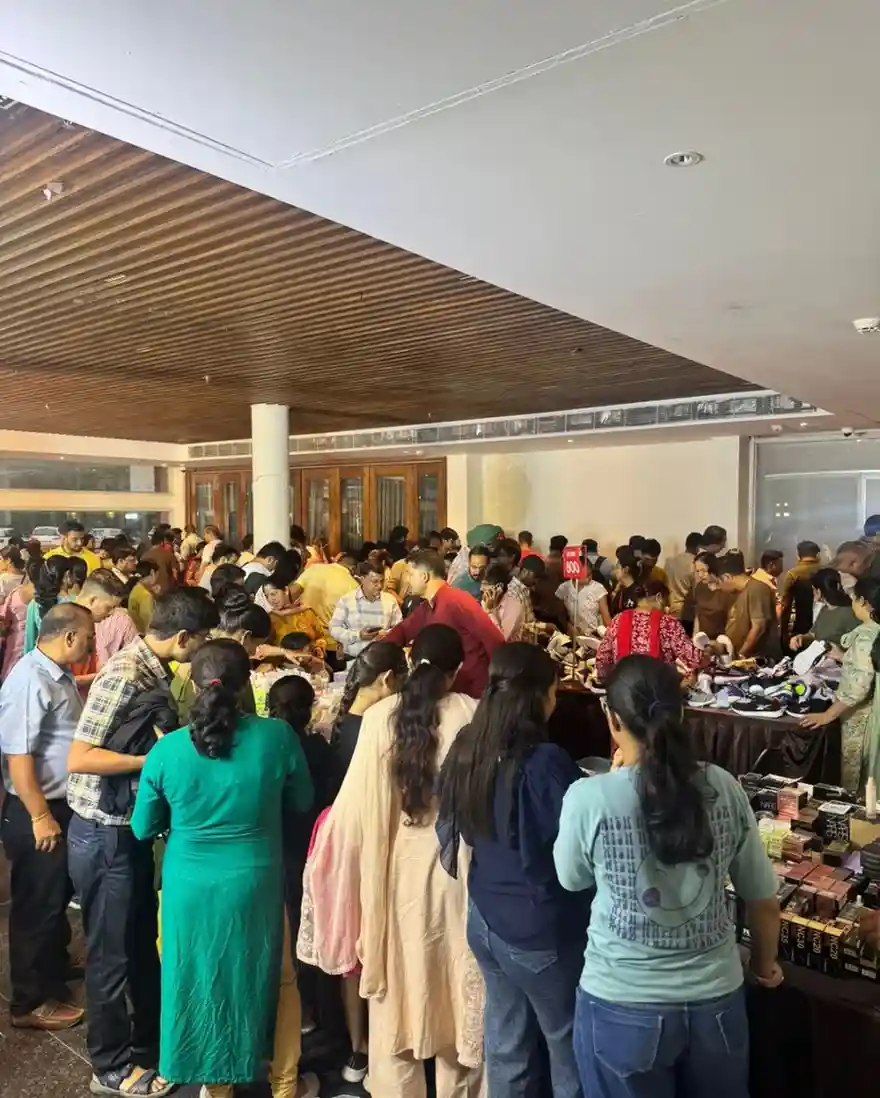 Real testimonial moments from shoppers